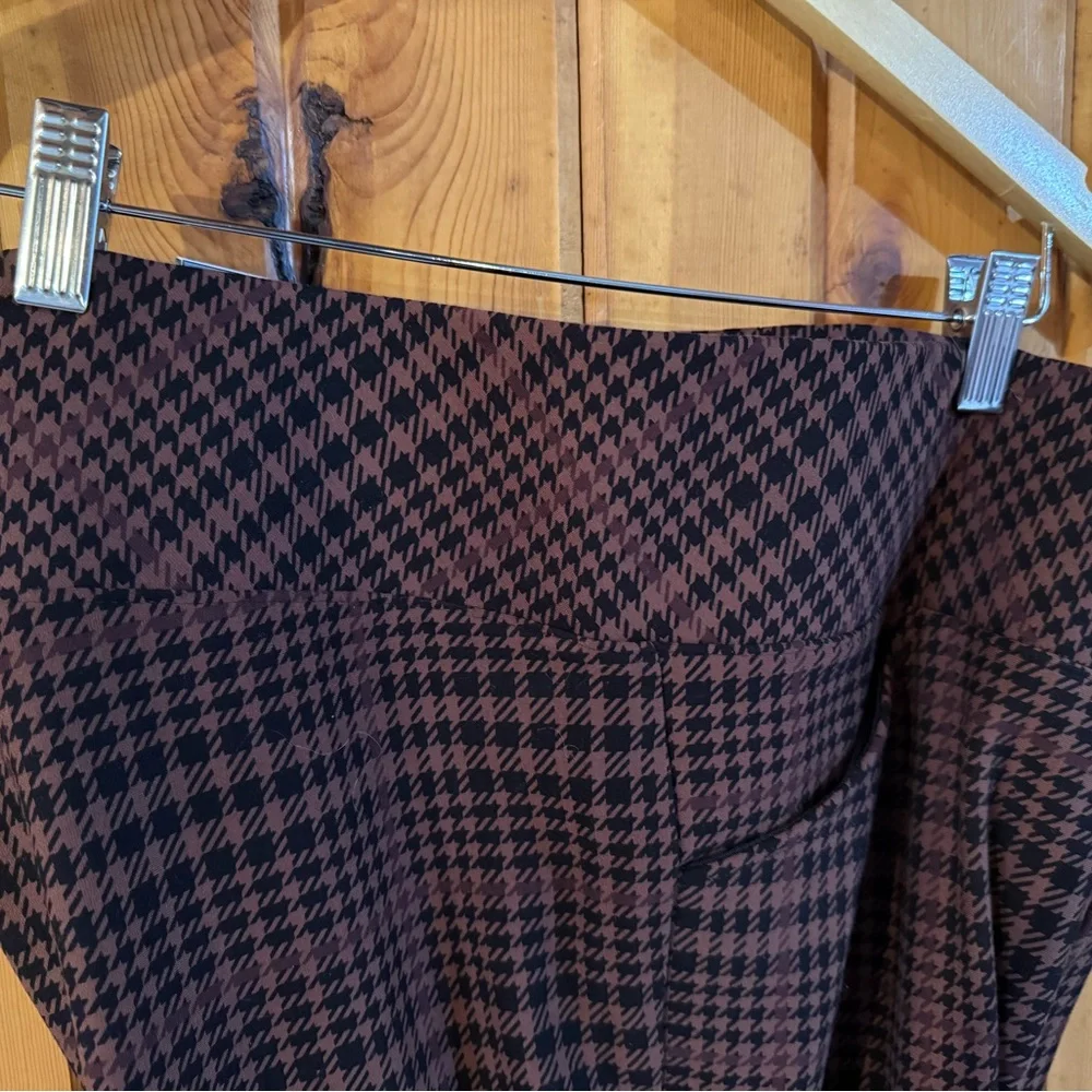 NWT Torrid Pocket Pixie Flare Studio Luxe Ponte High-Rise Pant 2 - Picture 5 of 7
